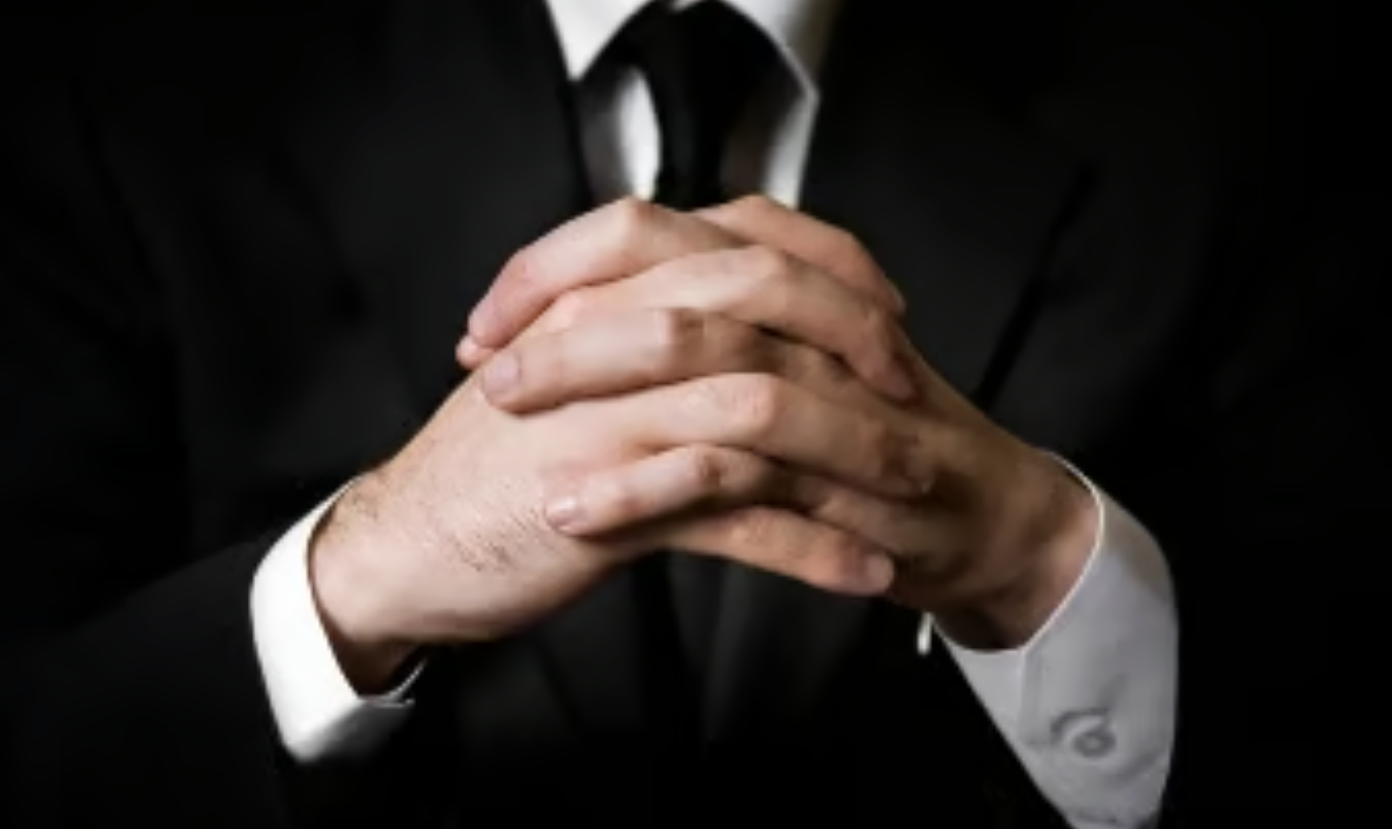 Advisor discussing financial planning